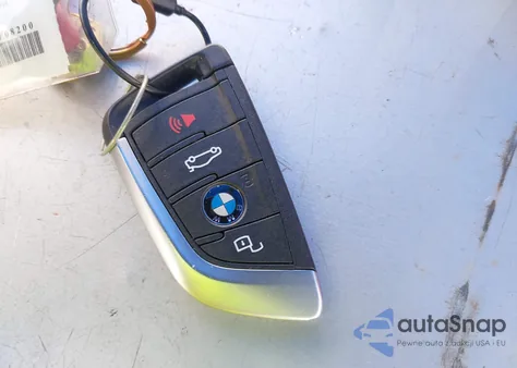 2025 BMW 3 Series 330I z USA, uszkodzony, nr VIN 3MW69CW06S8F08200